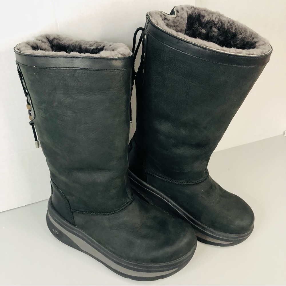 UGG Klarissa women’s black boots size 7 Thinsulate waterproof shearling like new